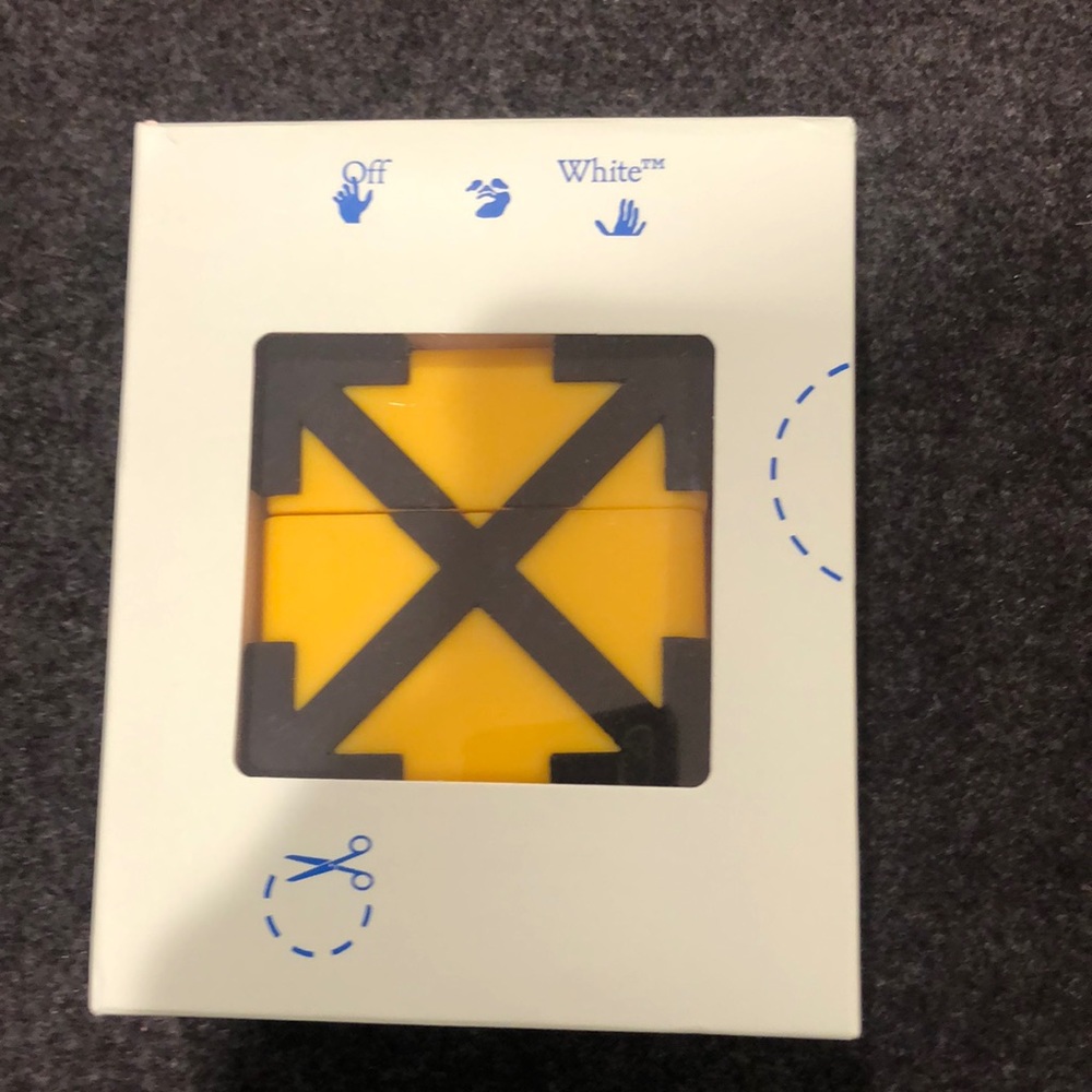 New Off-White Arrow Airpods Pro Case